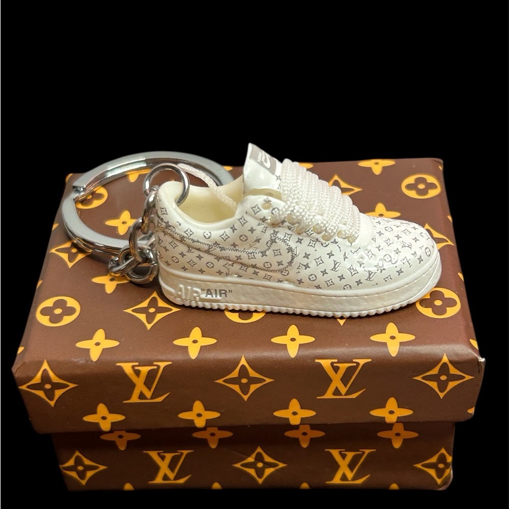 Sneaker Keychain - NIP - Picture 4 of 6